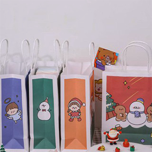 イラスト　クリスマスシリーズ　プレゼント　ギフトバッグ　贈り物　紙袋　手提げ袋　パッケージ袋　手提げ　プレゼント袋
